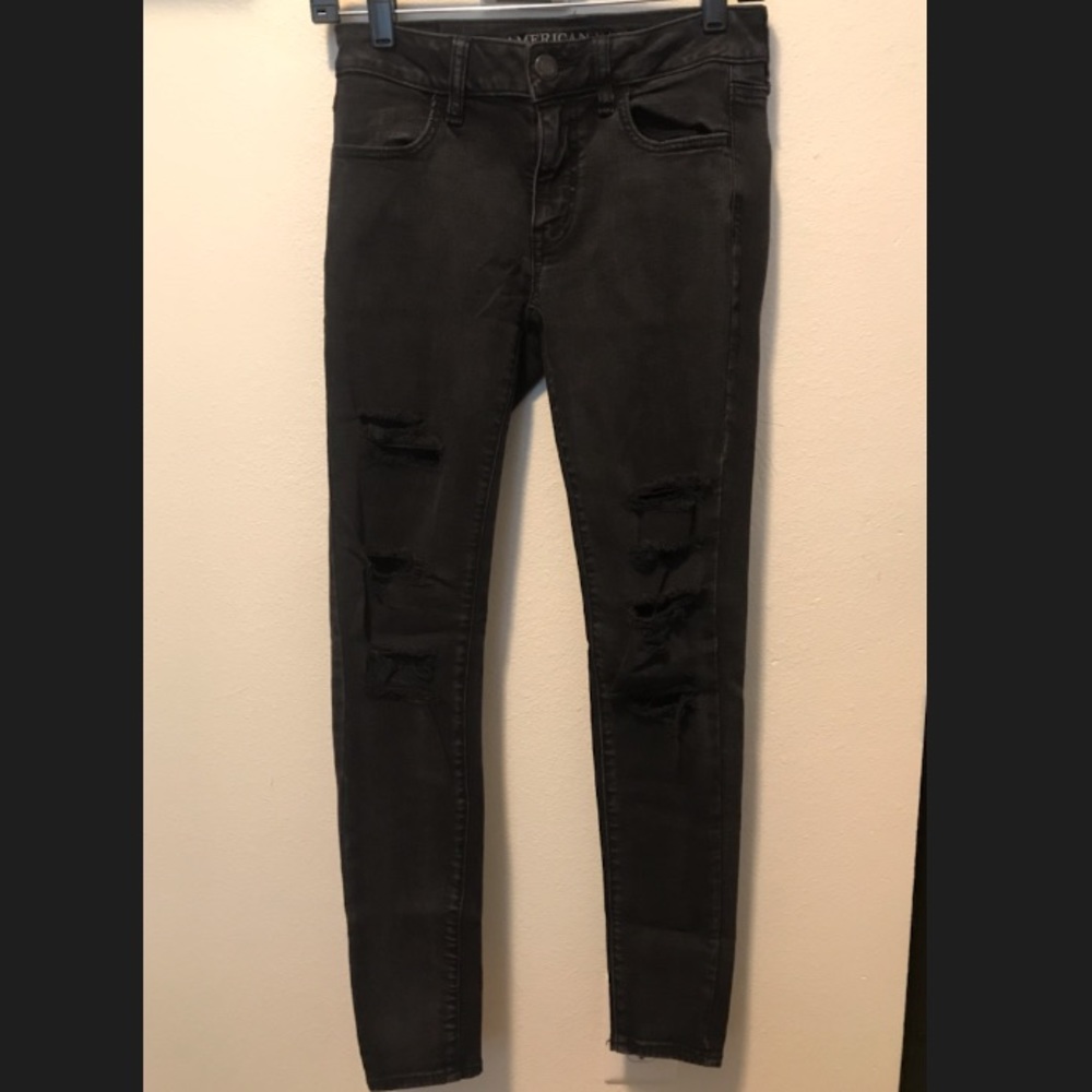 American Eagle Sz:4R Low rise Ripped black jogging
